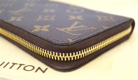 louis vuitton small wallet men|louis vuitton long wallet women's.